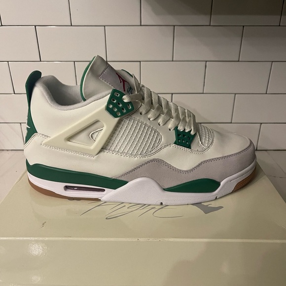 Men’s Jordan Reto 4 SB Pine Green Size 12.